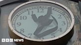 Keynsham residents left confused over 'out of shape' clock hands