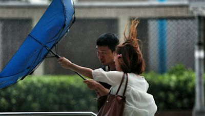 氣象預報》下波鋒面更強「雷雨炸全台」！颱風艾維尼最快周末生成，最新路徑曝光-風傳媒