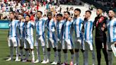 Los silbidos al himno argentino en Francia antes del debut de la Sub 23 de Mascherano en los Juegos Olímpicos