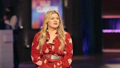 Kelly Clarkson Got Emotional About Being Hospitalized During Both Her Pregnancies