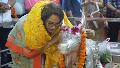 Actress Jayaprada, Union Minister BL Verma & Ujjain Officials Seek Blessing From Lord Mahakal On Guru Purnima; Check Pics