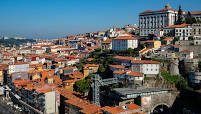 Oporto acabará con la mitad de autobuses y tuks-tuks para aliviar la presión turística