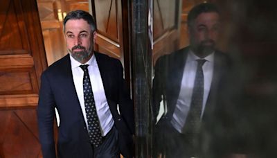 Abascal advierte que romperá los gobiernos con el PP si aprueba el reparto de inmigrantes