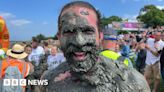 Hundreds plunge into river for annual Maldon Mud Race