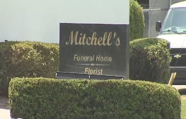 Orange County funeral home presented wrong body for viewing, family says