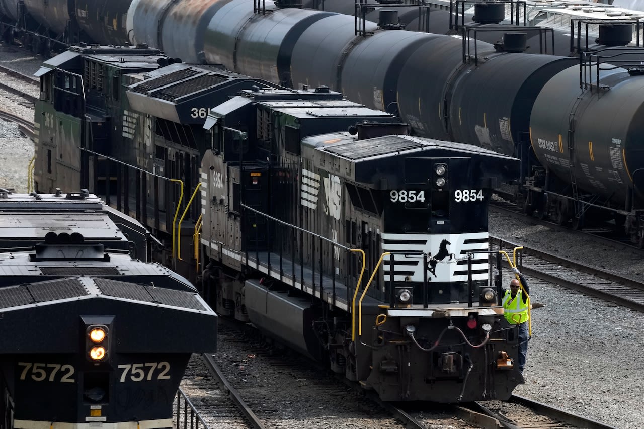 Unions, Cleveland-Cliffs now support fight to oust Norfolk Southern’s CEO