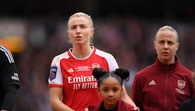 Leah Williamson commits future to Arsenal