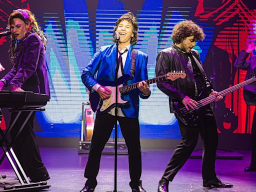 Review: THE WEDDING SINGER at Royale Theatre At Planet Royale