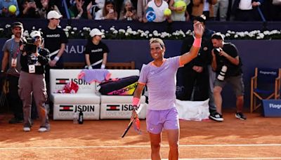 Vuelve la sonrisa a Nadal; reaparece y avanza en Barcelona