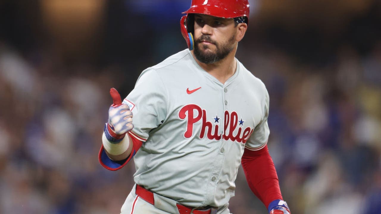 Kyle Schwarber hits 3 homers, drives in 7 runs as Phillies rally past Dodgers 9-4