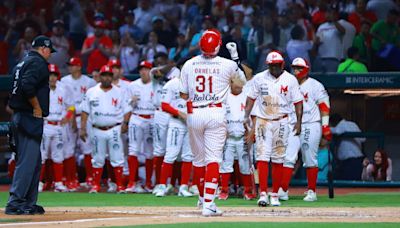 Diablos domina a Tigres en el inicio de la serie