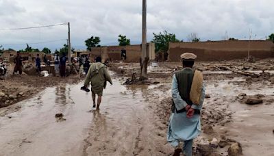 Más de 300 personas perecen en inundaciones en Afganistán