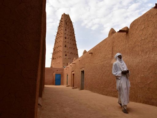 Floods threaten Niger's historic 'gateway to the desert'