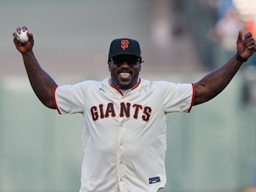 49ers legend throws ceremonial first pitch at Giants game for 49ers Night