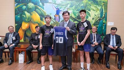 U12男籃台灣鳳凰隊奪冠 林佳龍助校園調整籃框接軌國際