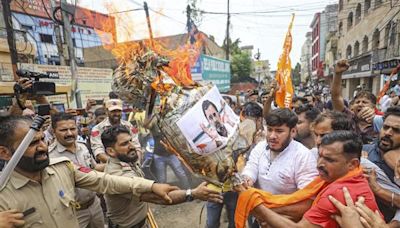 Rashtriya Bajrang Dal protests against Rahul Gandhi