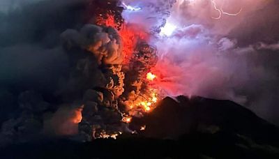 Monte Ruang entra em erupção na Indonésia | GZH