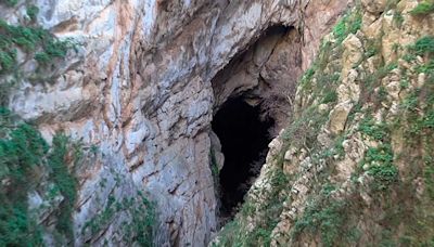 La desconocida cueva de Málaga que tiene una entrada de 50 metros de altura y su visita es libre y gratuita