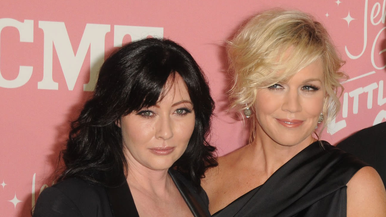 Jennie Garth Remembers Shannen Doherty as “One of the Strongest People I Have Ever Known”