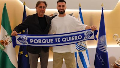 Ángel Mateo renueva con el Málaga hasta 2025