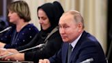 Guerra en Ucrania: Vladimir Putin se reunió con madres de soldados tras semanas de reclamos por las bajas y falta de entrenamiento de las tropas