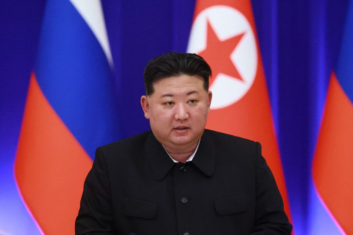Kim Jong Un Meets Russian Military Envoys as Korean Border Tensions Rise