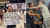 Un fanático de Pearl Jam se subió al escenario durante un show y tocó la guitarra con sus ídolos