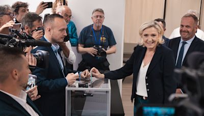 Agrupación Nacional de Marine Le Pen gana con el 33,15% de los votos con resultado casi definitivo