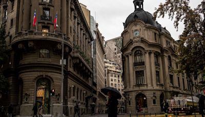 Actividad económica de Chile se contrae por tercer mes consecutivo en mayo