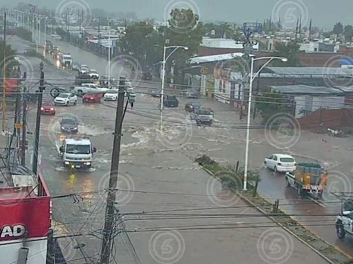 Vialidades colapsan por lluvias en Aguascalientes