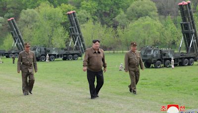 北韓證實發射超大火箭炮 金正恩指導「核反擊模擬演練」
