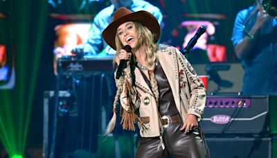Lainey Wilson Cements Hitmaker Status With Opening Night of Country’s Cool Again Tour in Nashville