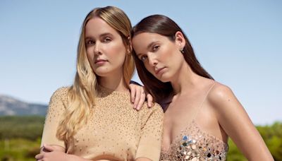 Lucía y Helena Cuesta, dos gemelas de moda en el mundo del diseño, dan la bienvenida al verano con estilo y personalidad