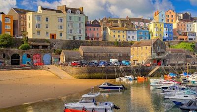 Best seaside town in Britain named — with cobbled streets and four beaches
