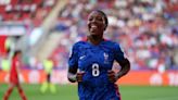 Grace Geyoro hat-trick helps France to thumping win over Italy