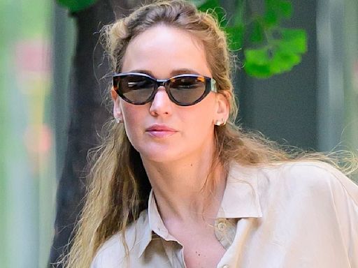 Jennifer Lawrence continues foray into Real Housewives chic with khaki