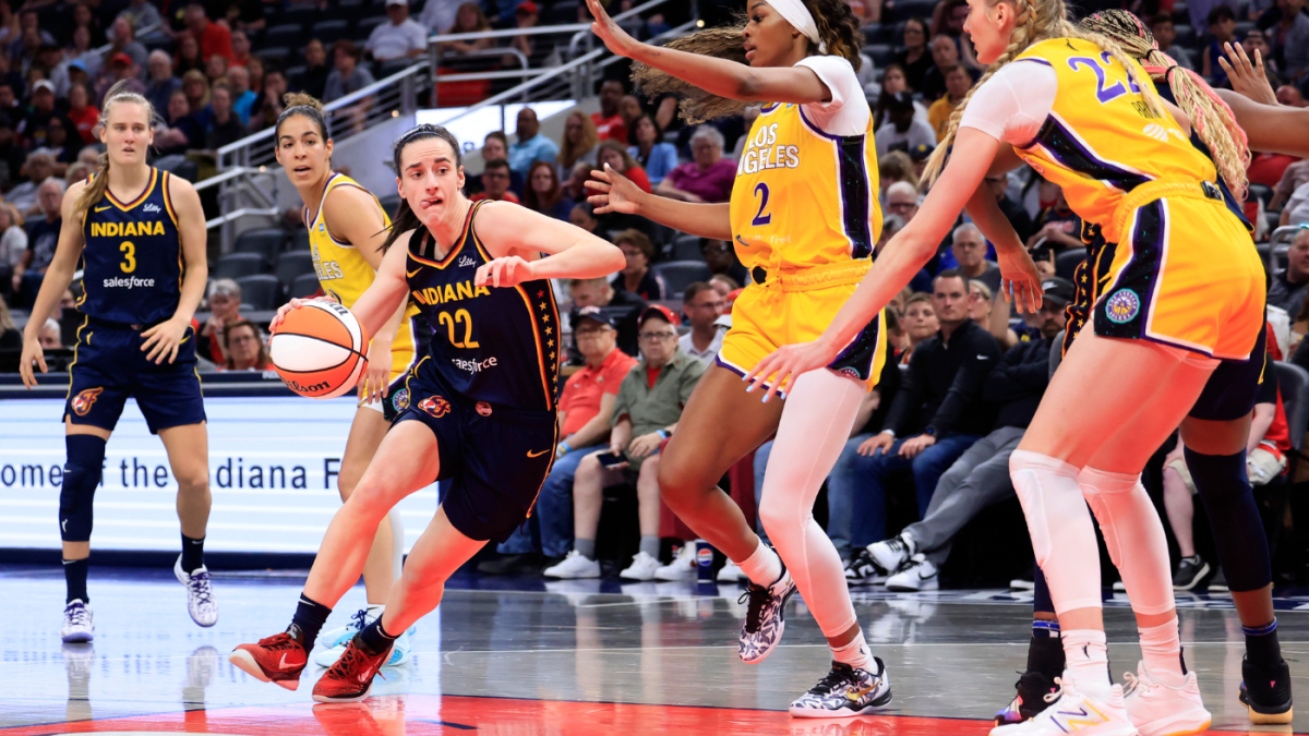 Caitlin Clark's first 30-point game by the numbers: Fever rookie makes history in another defeat