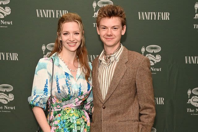 “Love, Actually” star Thomas Brodie-Sangster marries “Westworld” alum Talulah Riley