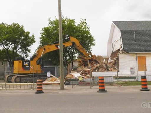 Neighbours relieved as notorious Timmins building demolished