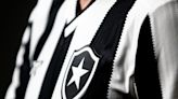 Torcedores fazem fila para comprar nova camisa do Botafogo; veja - Lance!