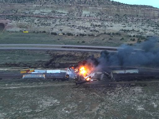 Fire crews aim to extinguish fire at BNSF derailment Saturday night - Trains