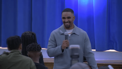 Eagles' Jalen Hurts donates $200K for new air conditioning at Philadelphia schools