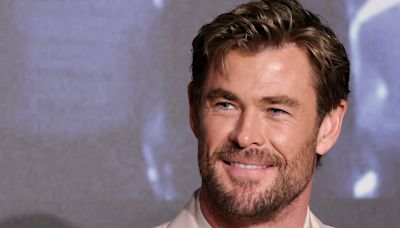 Chris Hemsworth dice que se identifica más con los personajes graciosos que con los héroes