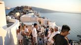 Santorini, la "isla Instagram" de Grecia, al límite de la saturación turística