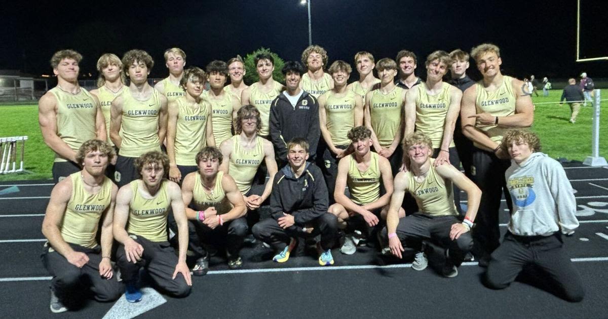 Glenwood sweeps team titles at Hawkeye 10 meet