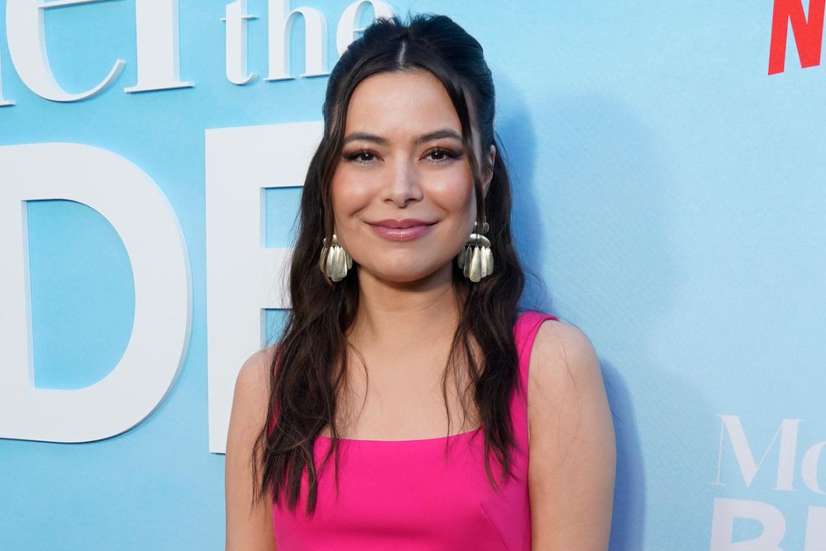 Miranda Cosgrove details her own 'Baby Reindeer' experience with stalker who set himself on fire outside of the home she still lives in