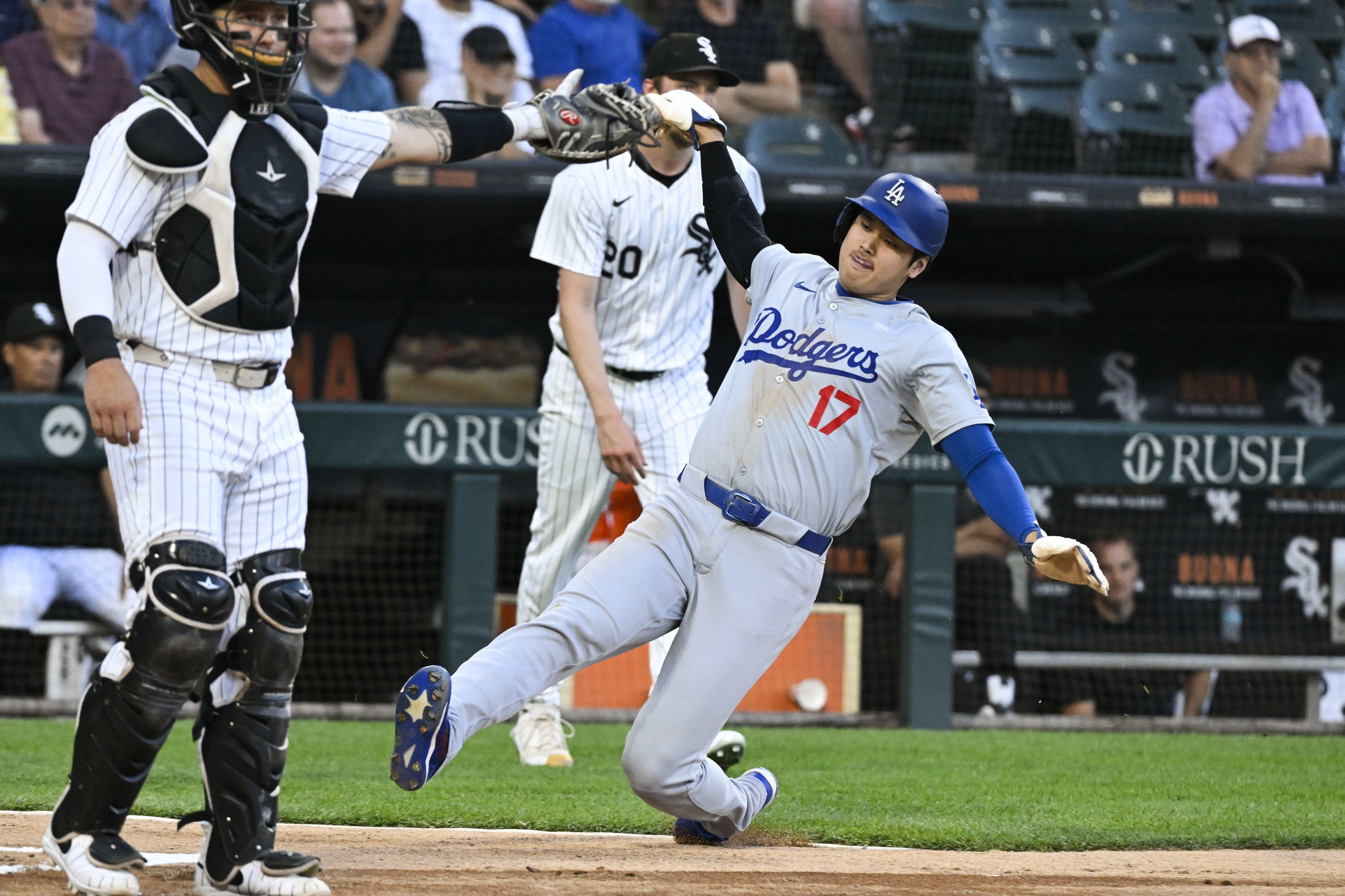 Shohei Ohtani and Gavin Stone help the Dodgers shut down the White Sox 4-0