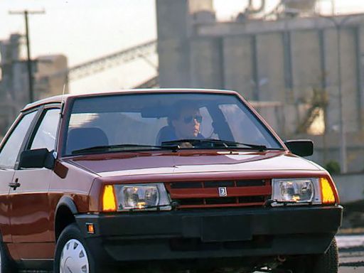 View Photos of the 1989 Lada Samara