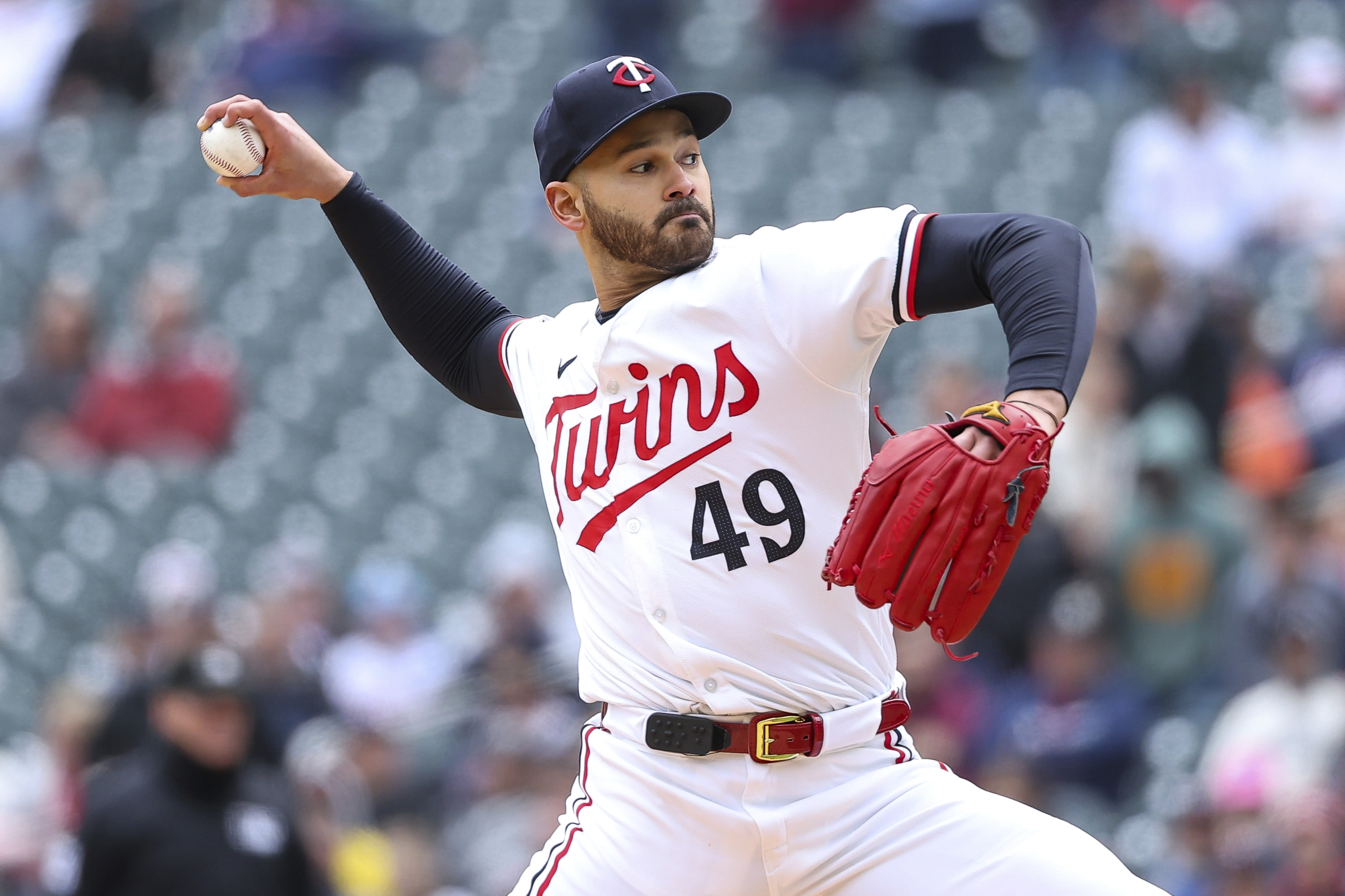 Pablo López strikes out 8 in 6 innings as Twins beat Red Sox 3-1 for 12th straight victory