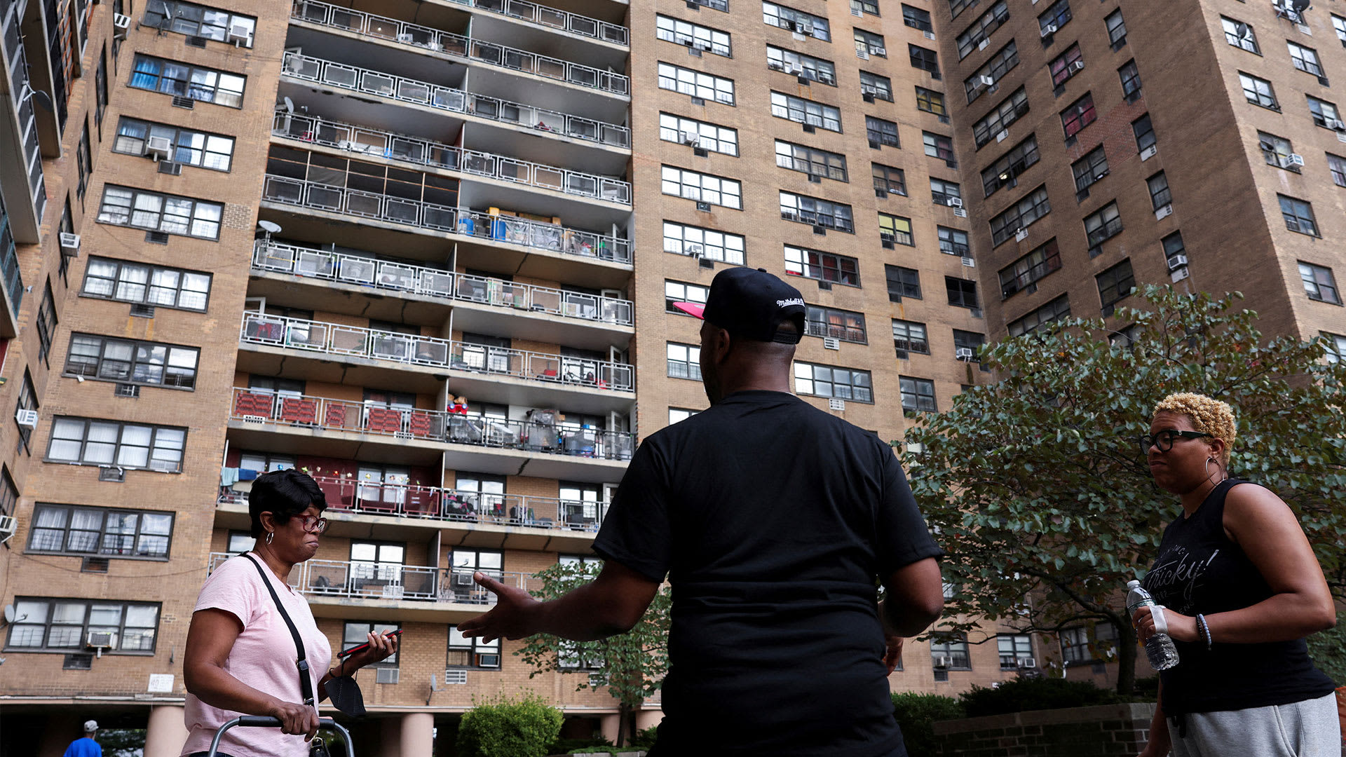 New York renters die every year from the heat in their apartment. Landlords oppose AC